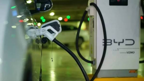 BYD-nin şarj stansiyasını zəncirlədilər: nə baş verir?