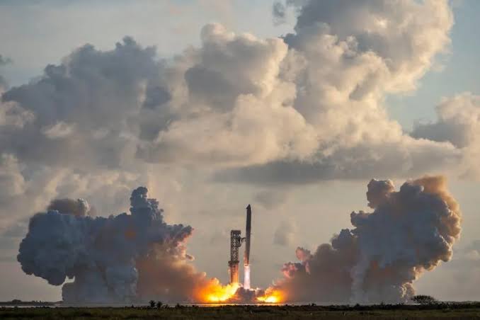Sensasiya: Varda Space iki kosmik aparatı bir raketlə orbitə çıxardı